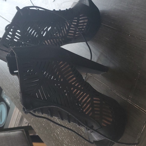 Shoes - Picture 2 of 2